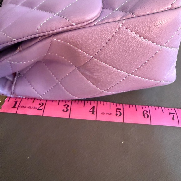 Source Unknown Quilted Shoulder Bag in Lilac with Gunmetal Chain - Picture 4 of 12